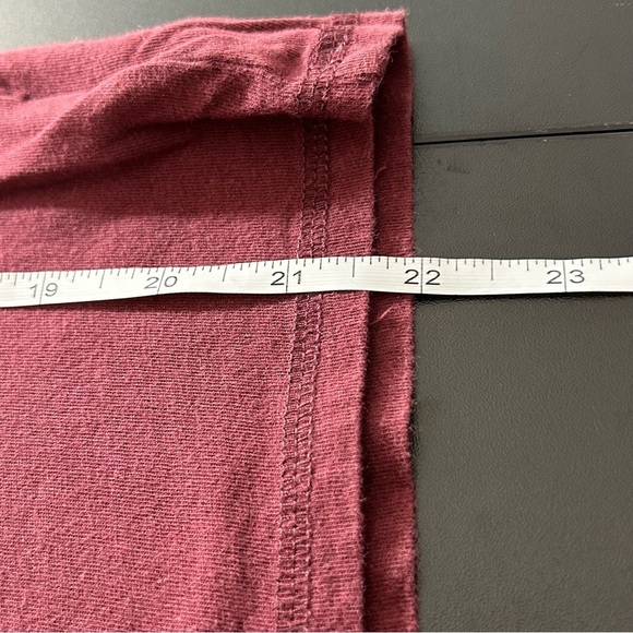 Old Navy Girls Graphic T-shirt Short Sleeve Skull Crossbones Burgundy Size Large - Picture 7 of 7